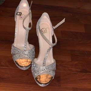 THE GLAM COLLECTION: SPARKLY HEELS